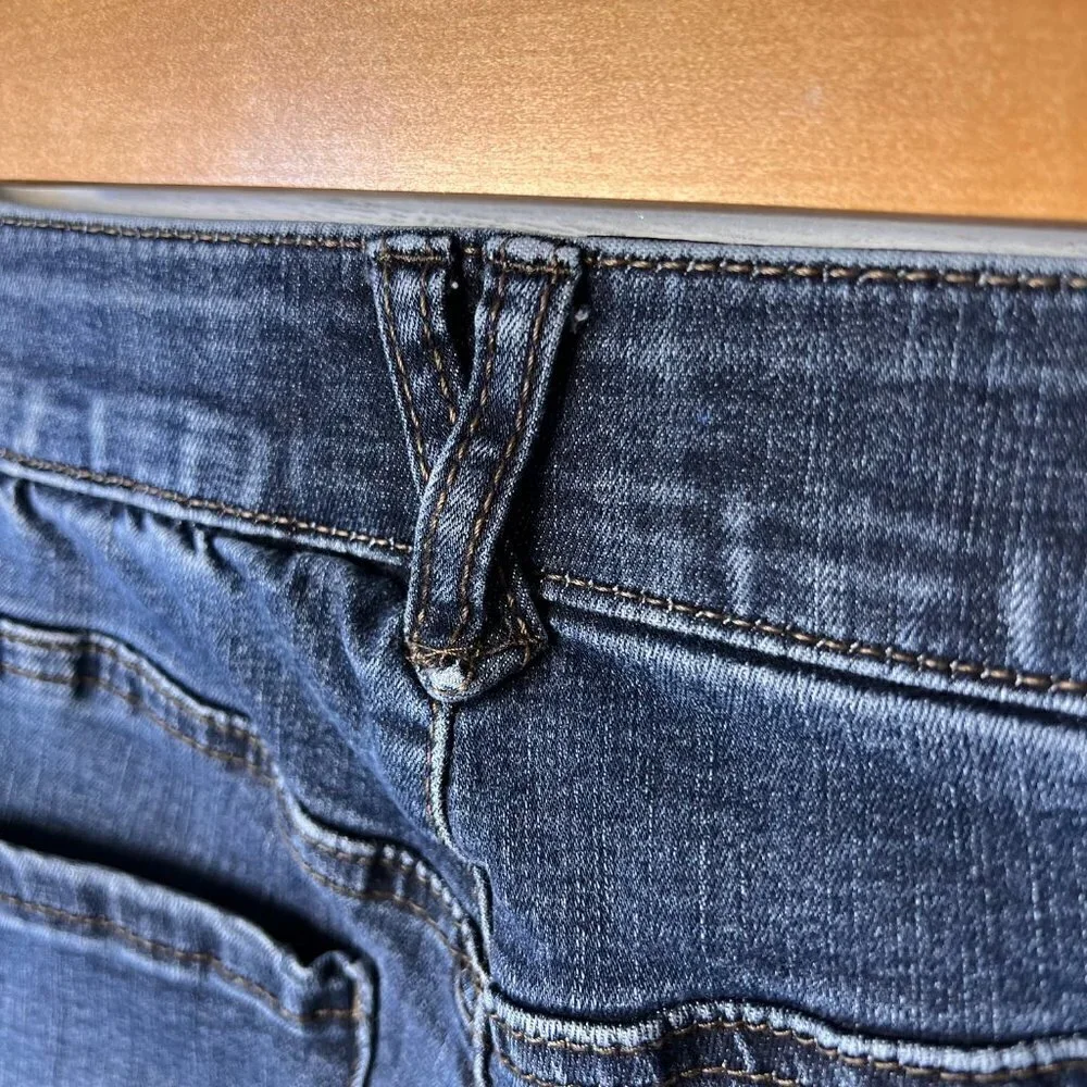 Democracy Jean Womens Size 6 Dark Wash Scalloped Hem Straight Crop Denim